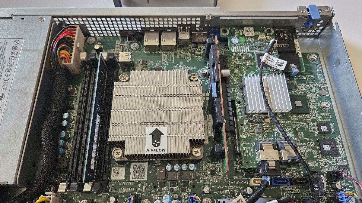 Server DELL PowerEdge R220 s i3 4. generácie - 4