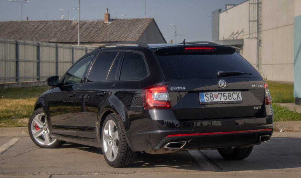 Škoda Octavia Combi 2.0 TSI RS DSG - 4
