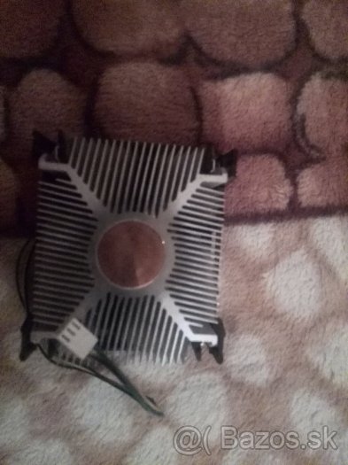 Predám chladič pre Pentium 4 - 4