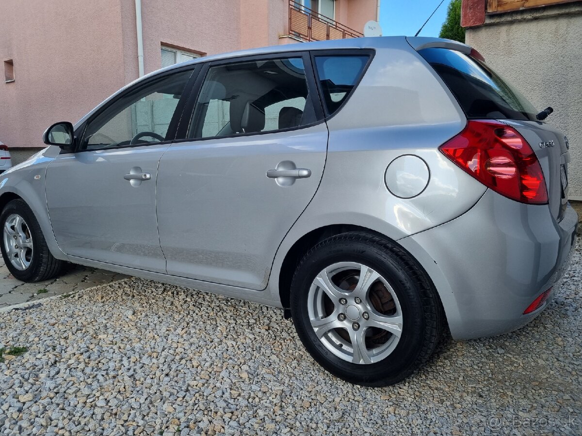Predám Kia ceed 1.6crdi - 4