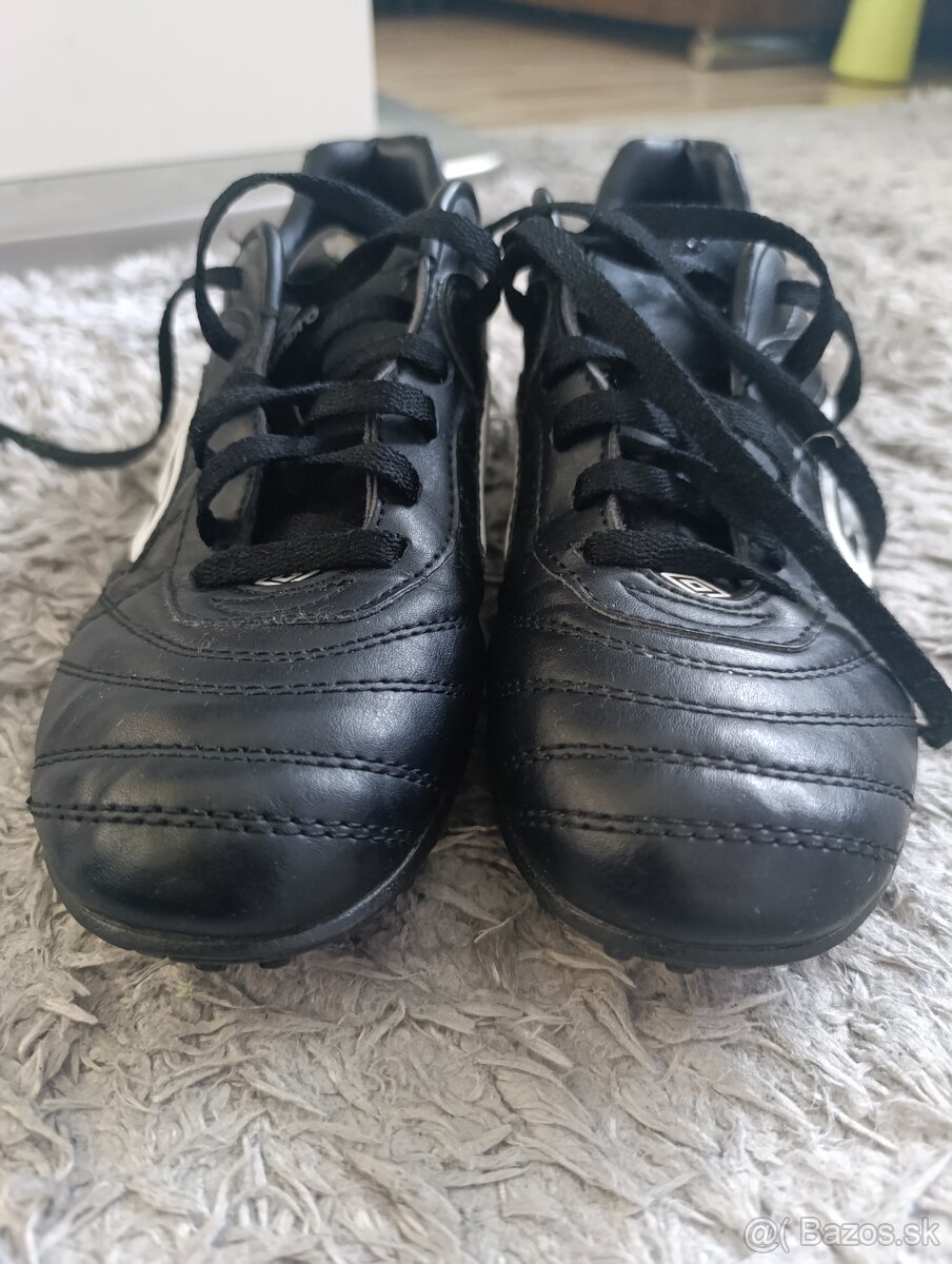 Turfy, kopačky Umbro, v. 40,5 - 4