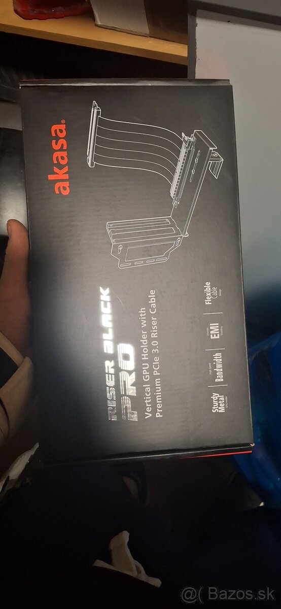 ČISTO NOVÉ PCIe riser káble a vertikálny držiak Akasa Riser - 4