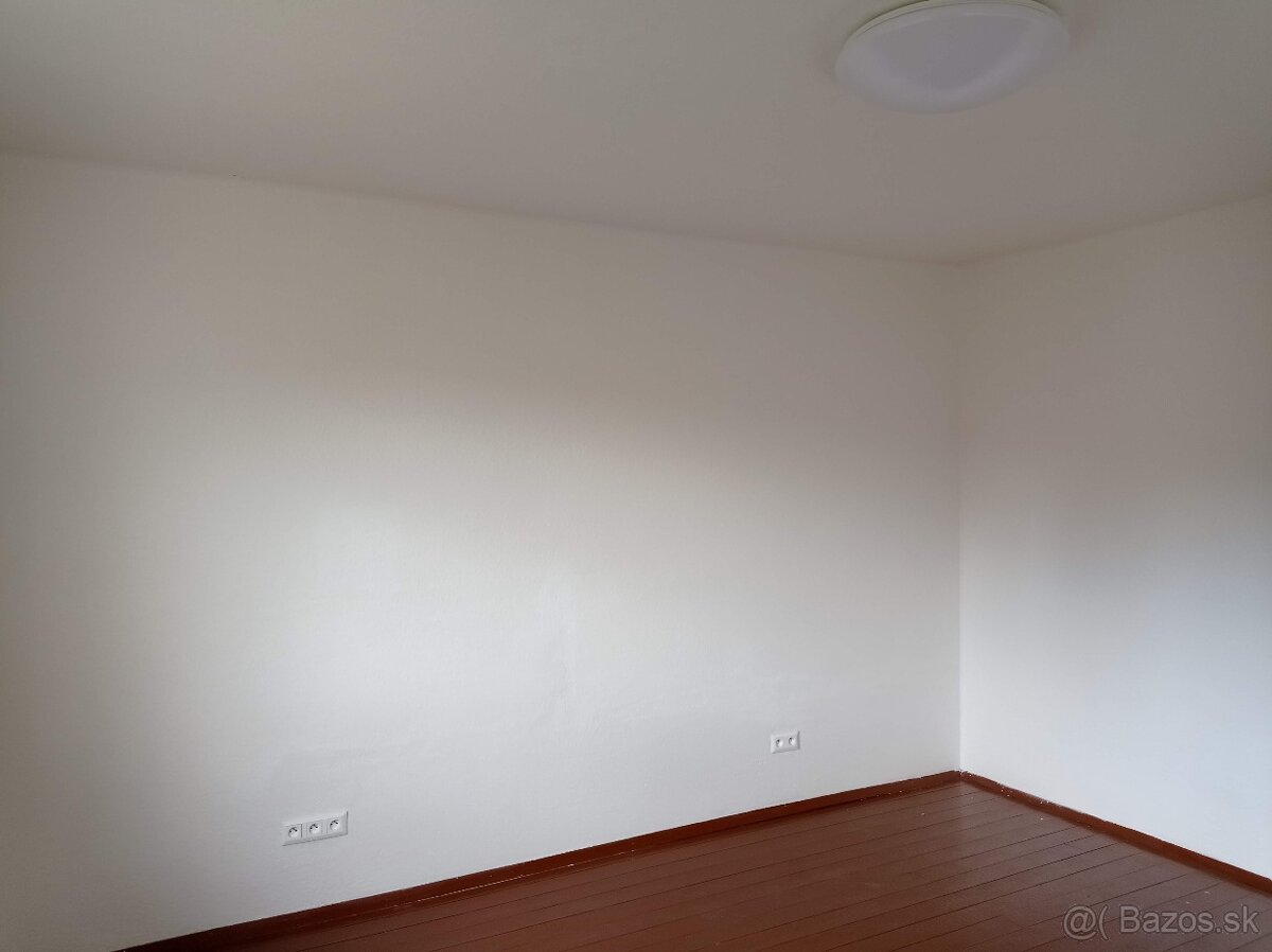 Prenájom menší 3-izbový byt v Brezne - 4