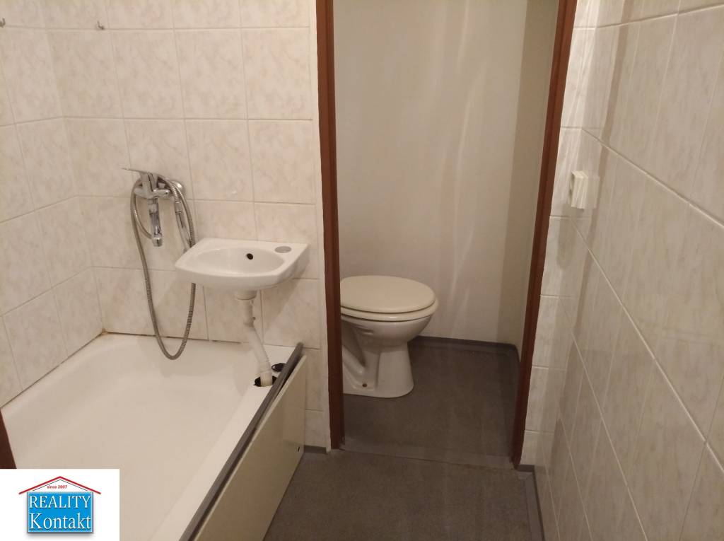 Na prenájom garsónka s balkónom - Nové Zámky - 4