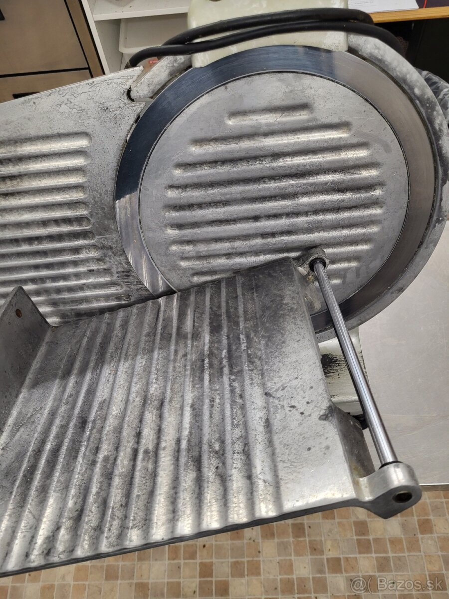 Nárezovy stroj - krájač do kuchyne - 4