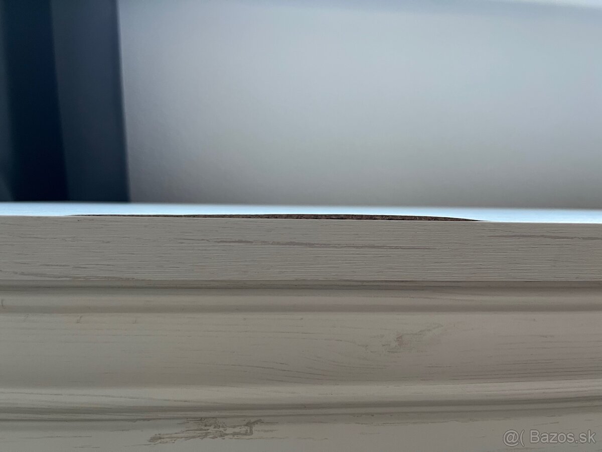Skrinka pod TV - 4