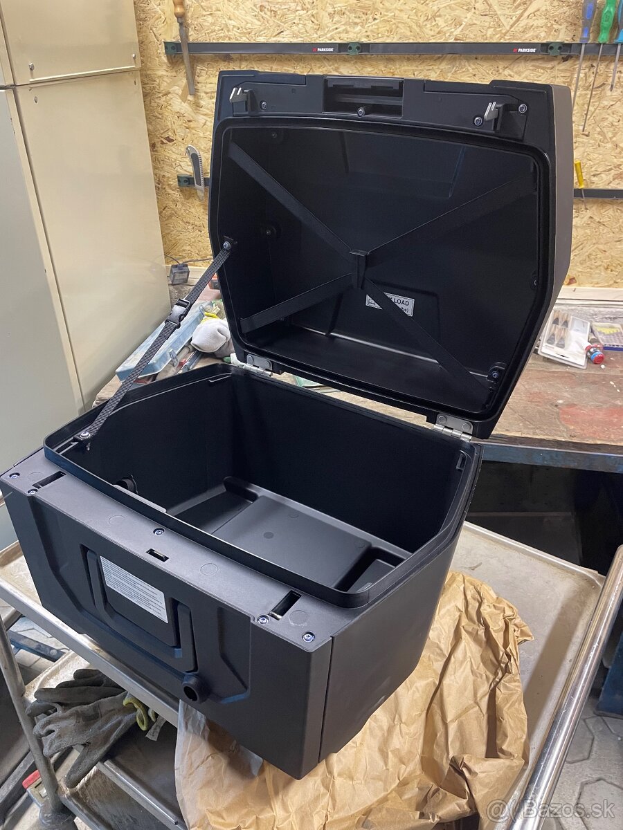 Triumph Top Box - 4