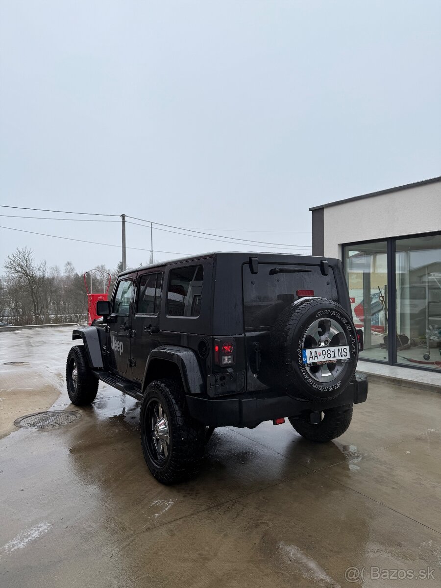 Jeep Wrangler Sahara - 4