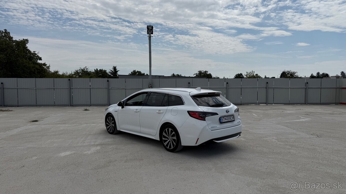 Toyota Corolla 2.0 Hybrid 📅 2020 - 4