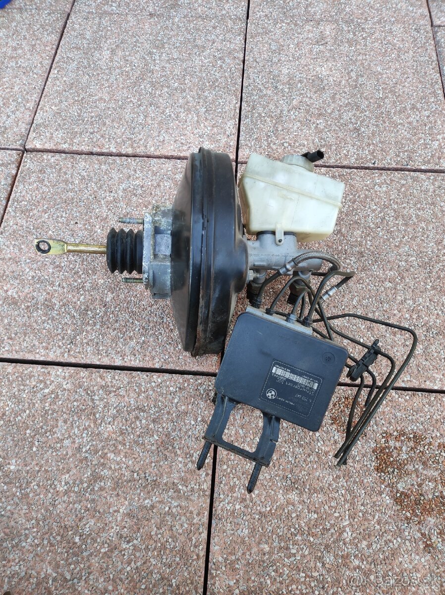 Posilovač bŕzd a kocka ABS z BME E46 320D - 4