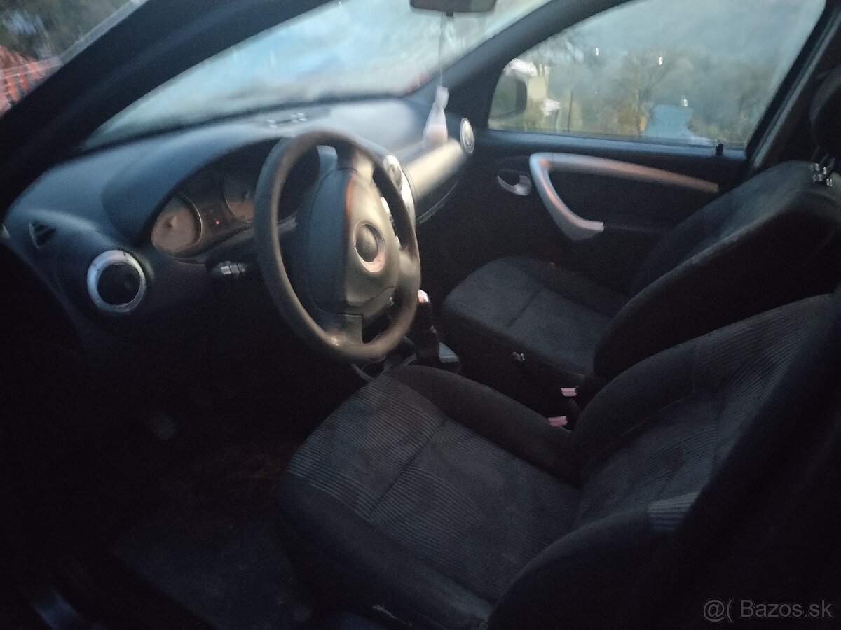 Dacia sandero 2008 - 4
