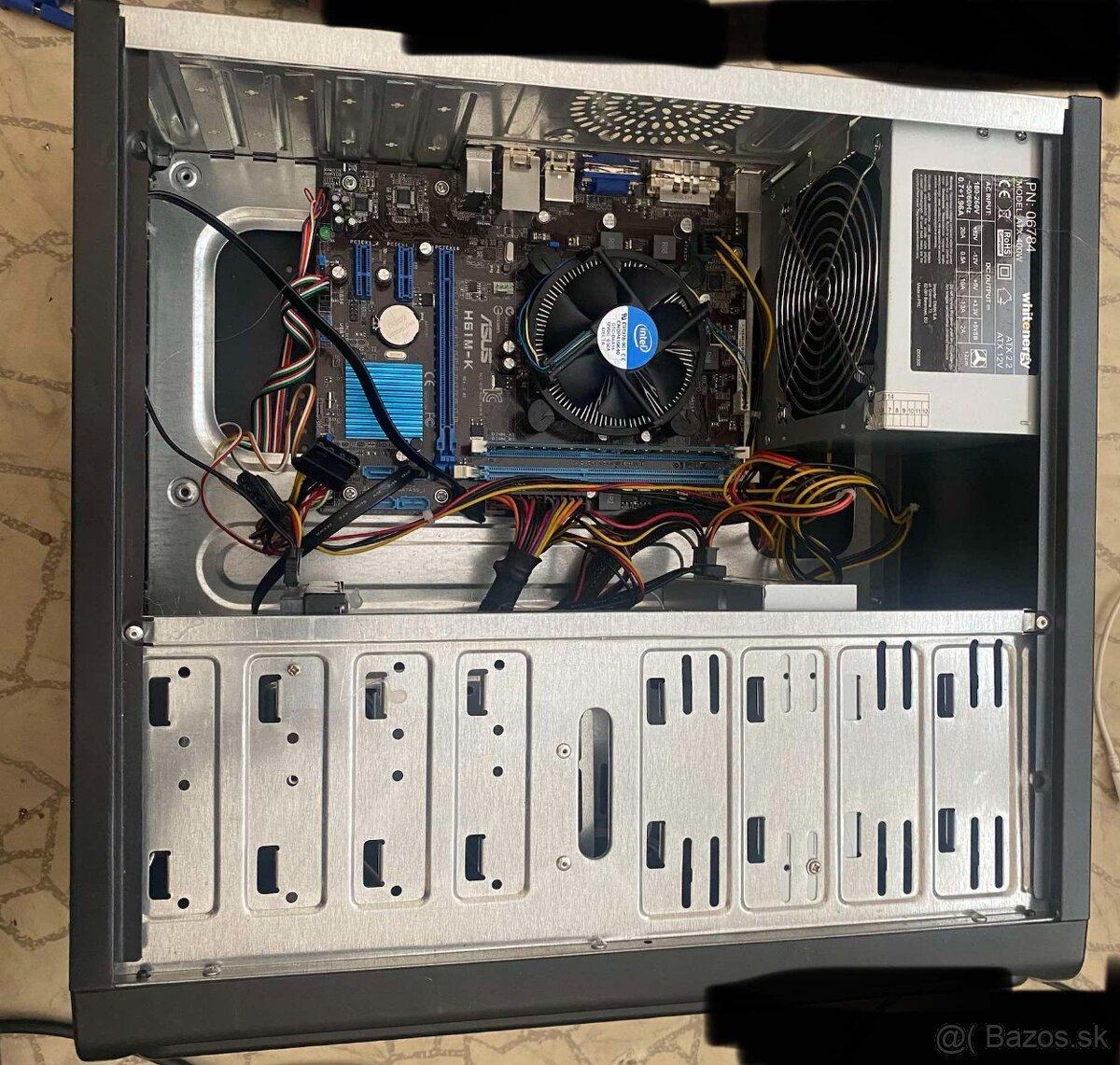 Predám kancelarski pc z win 11 intel pentium 4 gb ram 200gb - 4
