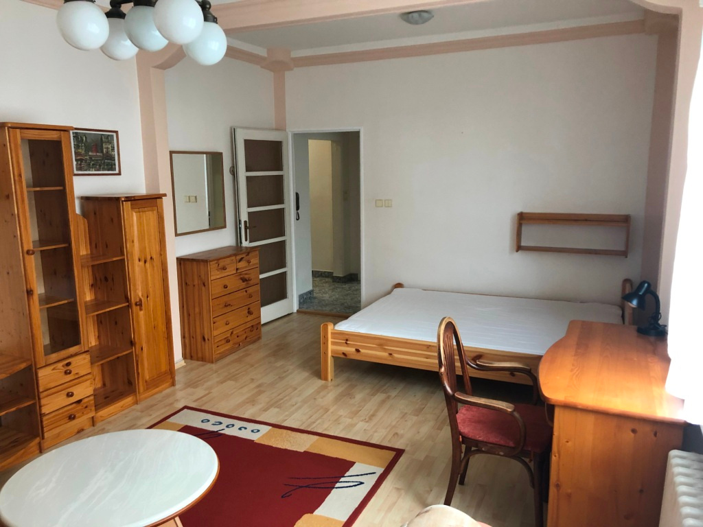 2 izbový zariadený byt na Kmeťovom námestí - 4