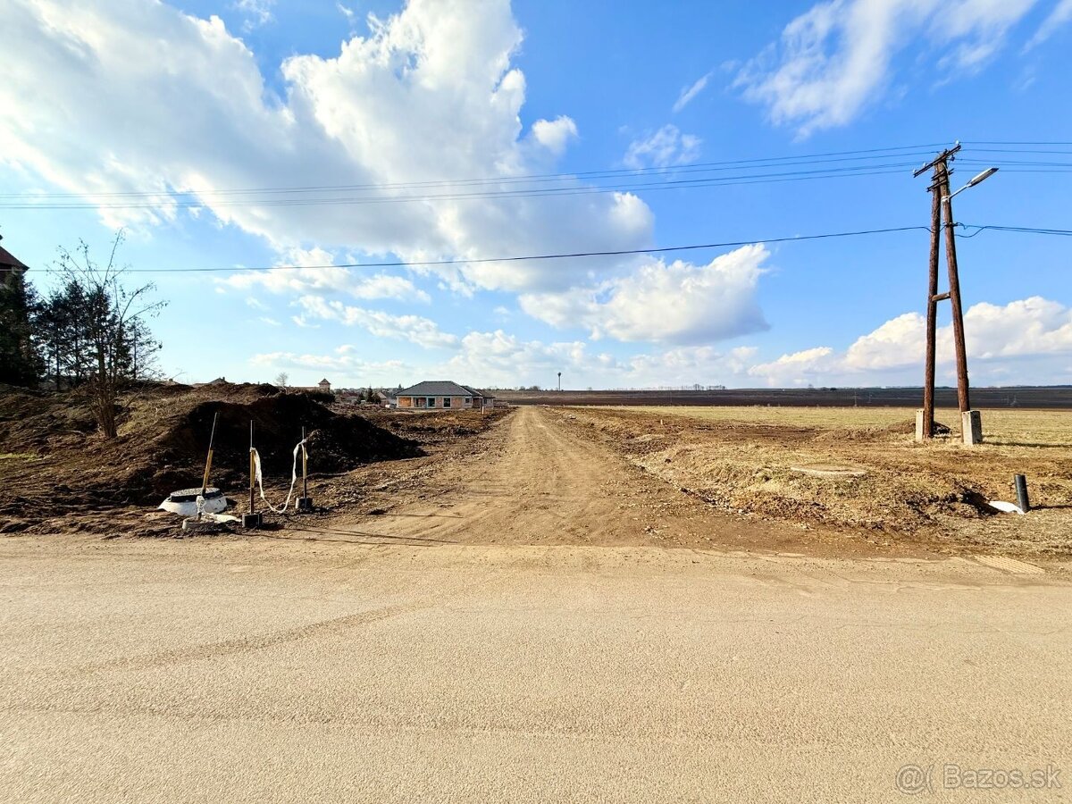 MAĎARSKO - ENCS STAVEBNÝ POZEMOK 1.000 M2, VŠETKY IS. - 4