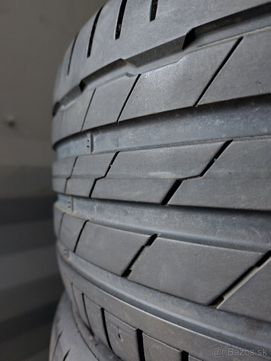 Zánovné letné Hankook 255/40R19 DOT2323 - 4