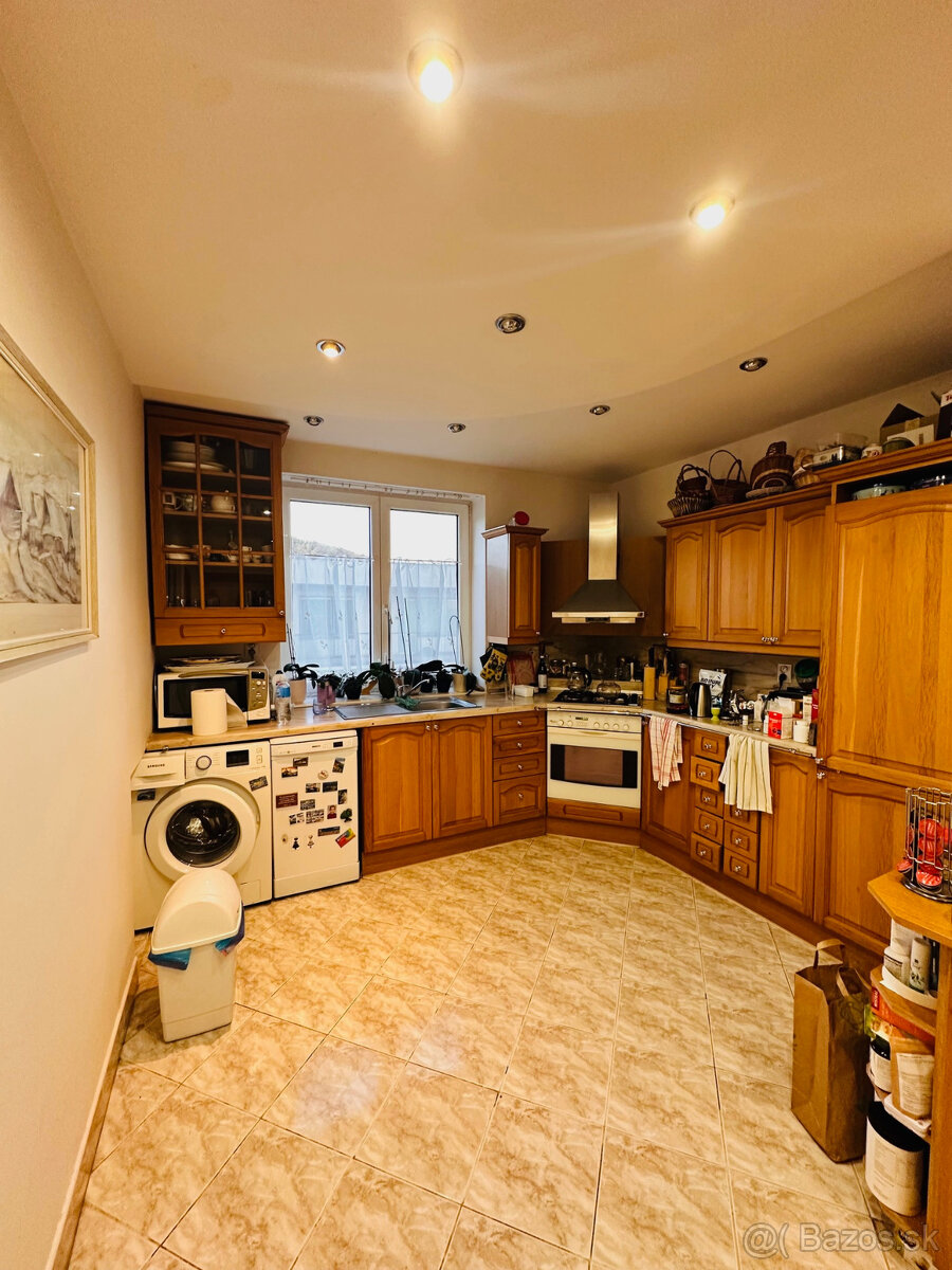 Veľký 3 izb byt KE - Sever, Mengusovská ul.., zariadený - 4