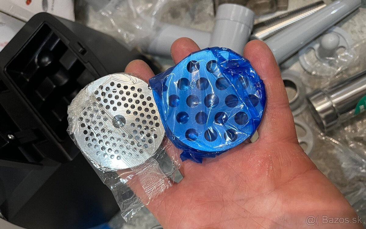 Nový mäsomlynček Bosch MFW68660 ProPower 2200 W - 4