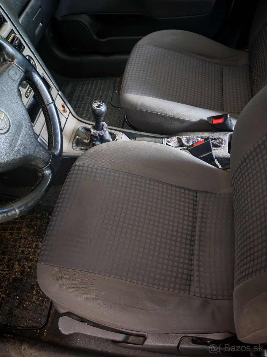 Opel Astra g 2l DTI - 4