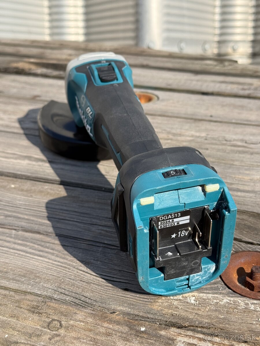 AKU uhlová brúska Makita - 4