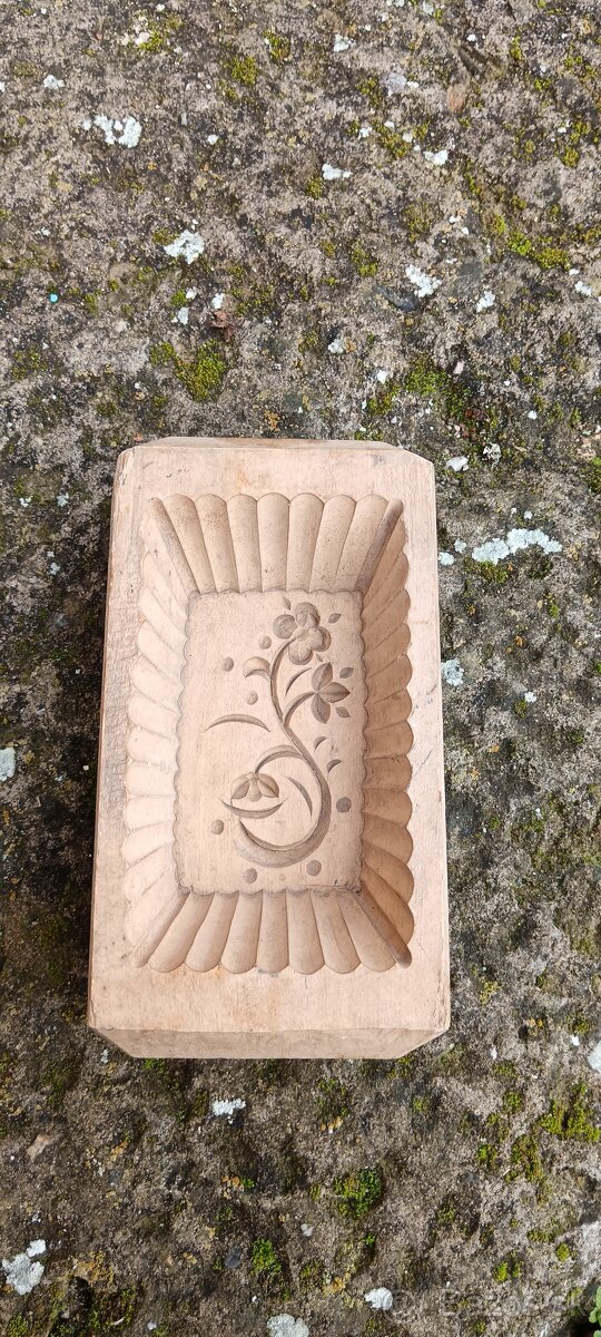 Džbán, okno, buclák, petrolejka, forma na maslo.. - 4