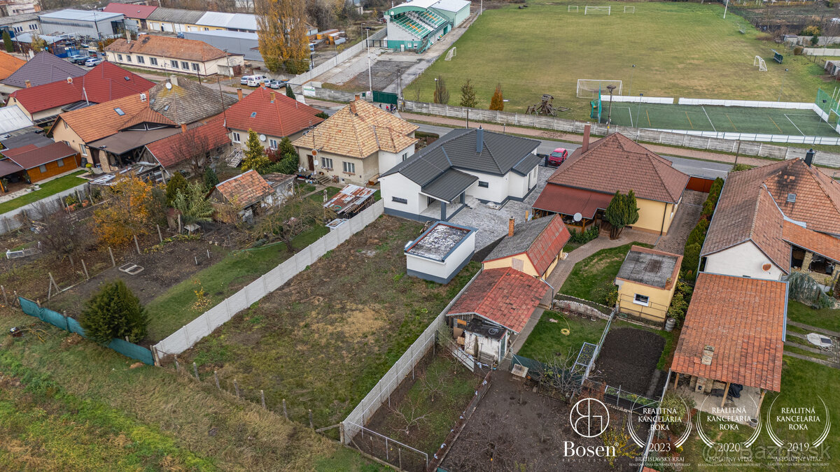 BOSEN | Moderný rodinný dom 147 m2 s veľkou záhradou, garáž, - 4