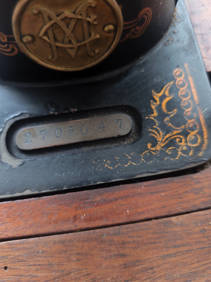 Šijací stroj ROYAL - 4