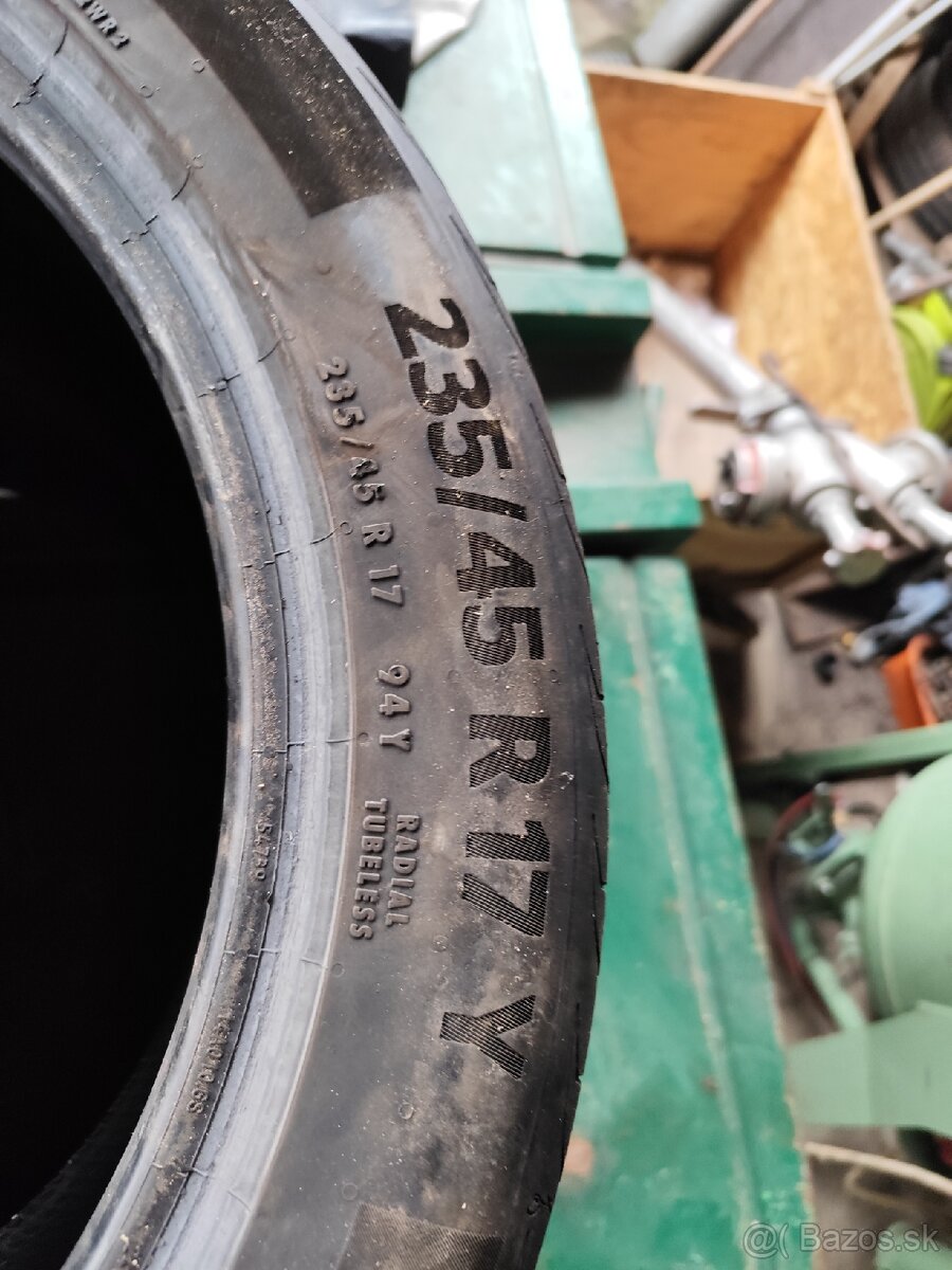 235/45 R17 - 4