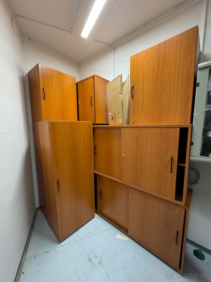 Nábytok rôzneho druhu - 4