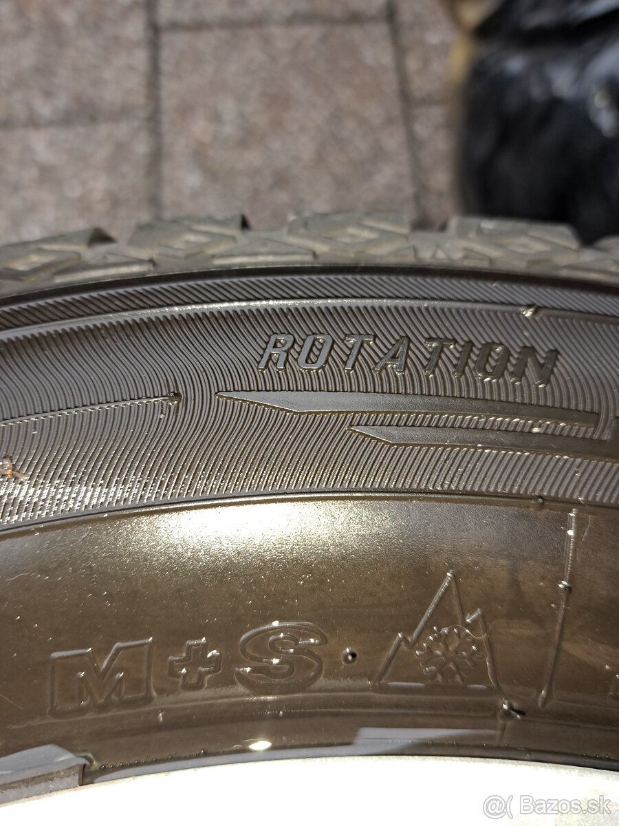 Predam celoročne pneumatiky + disky r 15 - 4