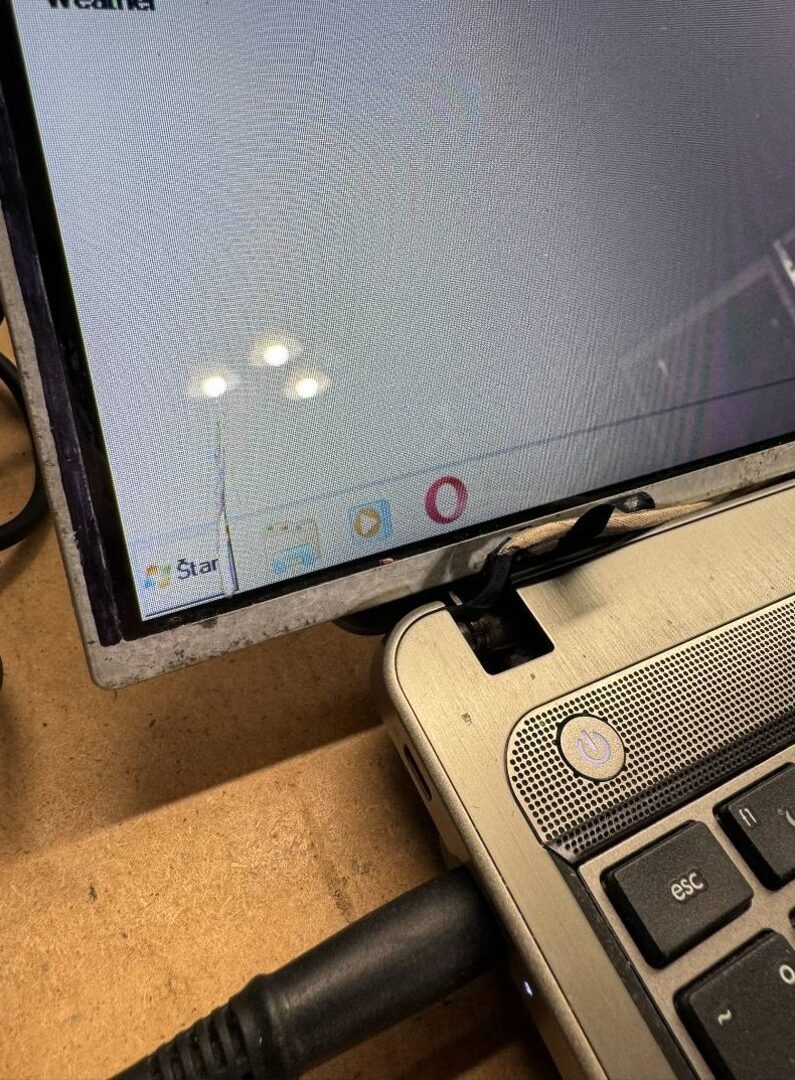 Predám obrazovku do notebooku 15,6" LED display 40pin E - 4