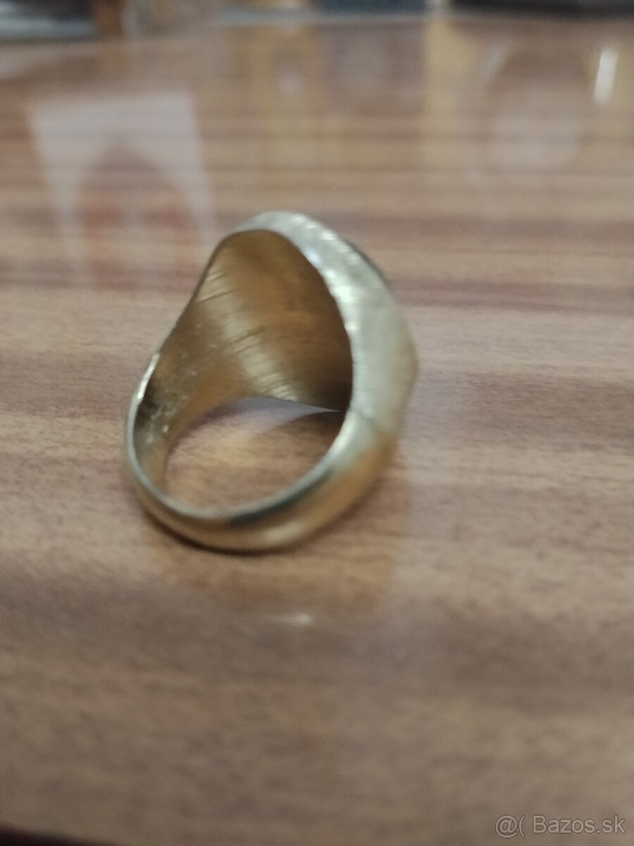 Pánsky prsteň zo žltého kovu - 4