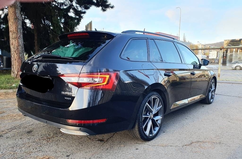 Skoda Superb Combi Sportline 2.0 TDI - 4