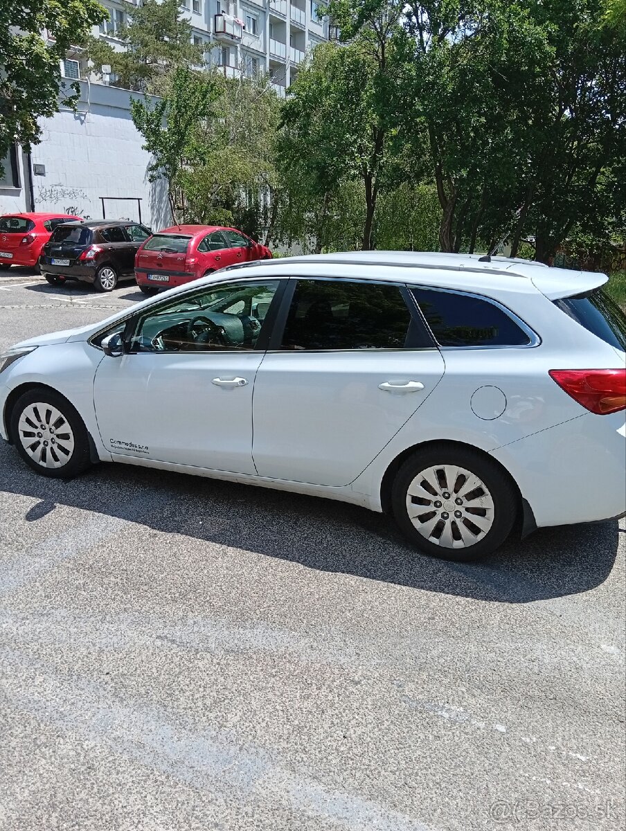 Dobrý deň, predám Kia Ceed 1.6. - 4