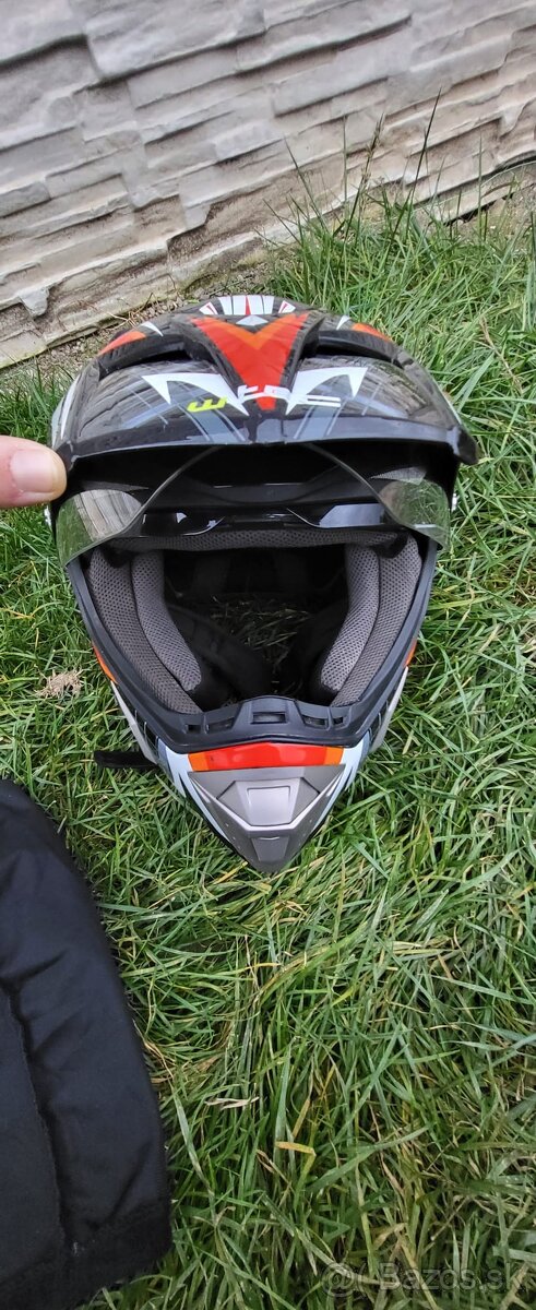 Predam motocross helmu . - 4