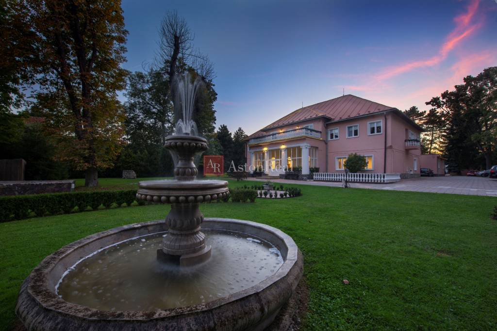 EXKLUZÍVNE - PREDAJ - HOTEL Liptovský Ján, 25 izieb, 7334 m2 - 4