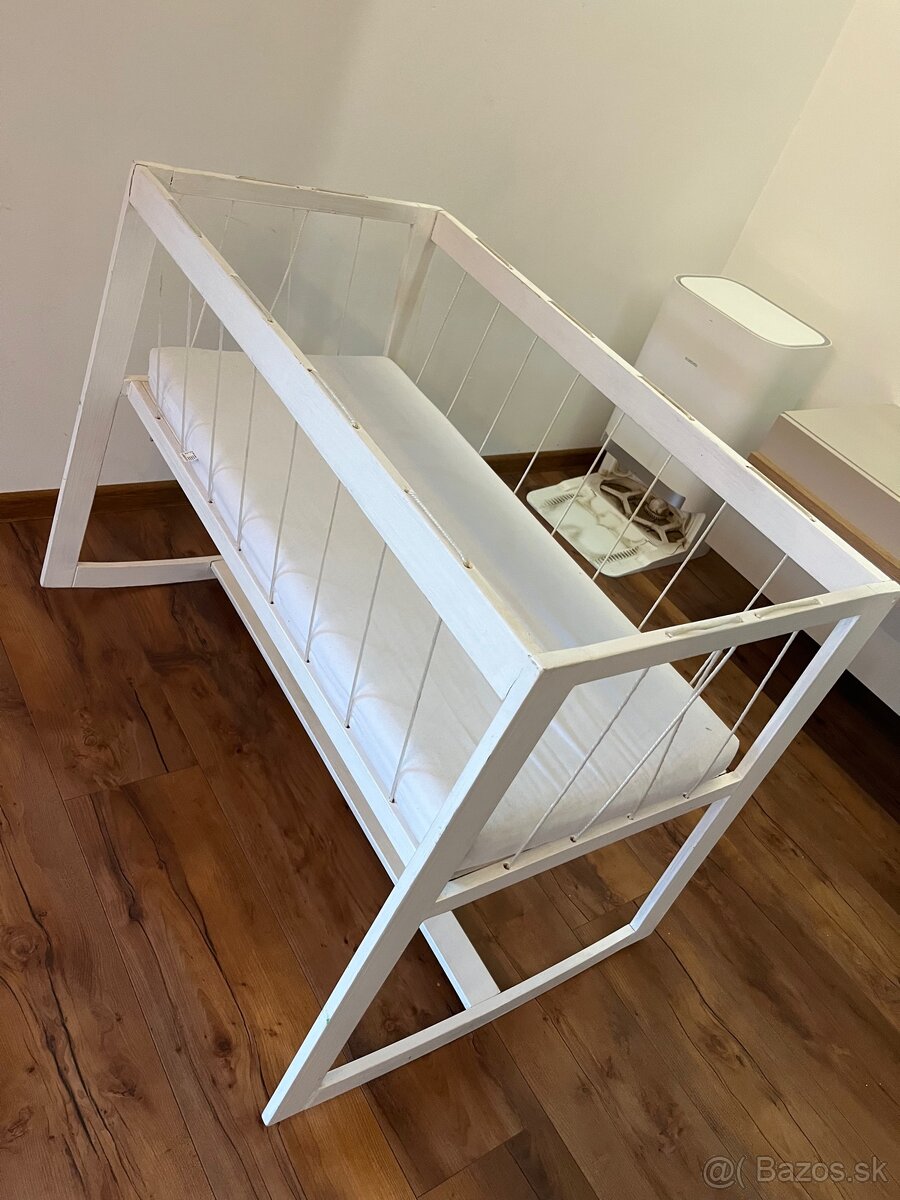 Detská postieľka / kolíska – biela, s matracom - 4