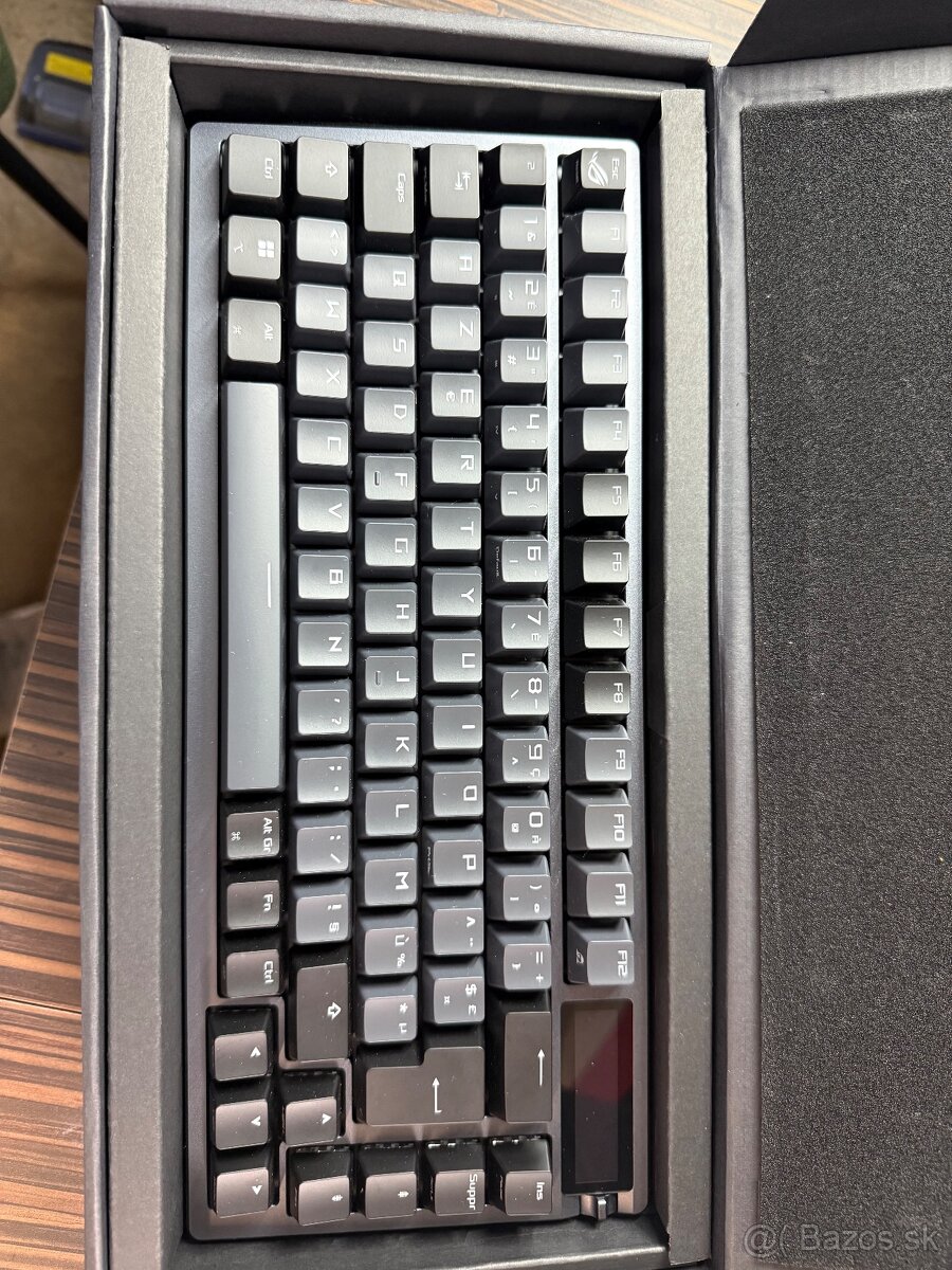 ROG Azoth - 4