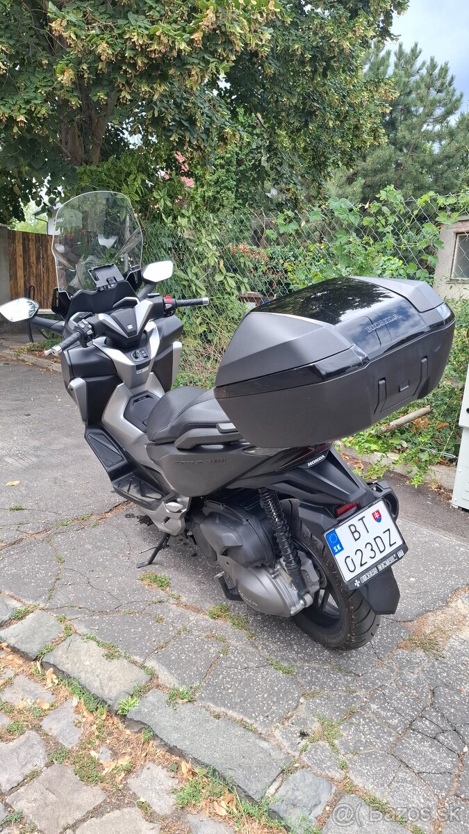 Honda Forza 300 - 4