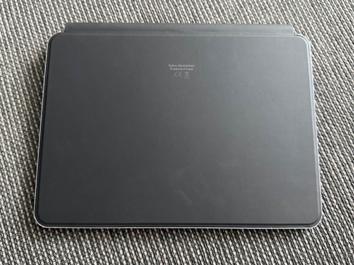 Obal s klávesnicou pre Apple iPad Pro 11" - 4