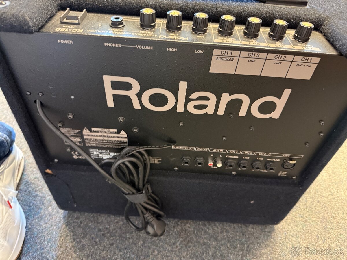 ROLAND KC-150 - 4
