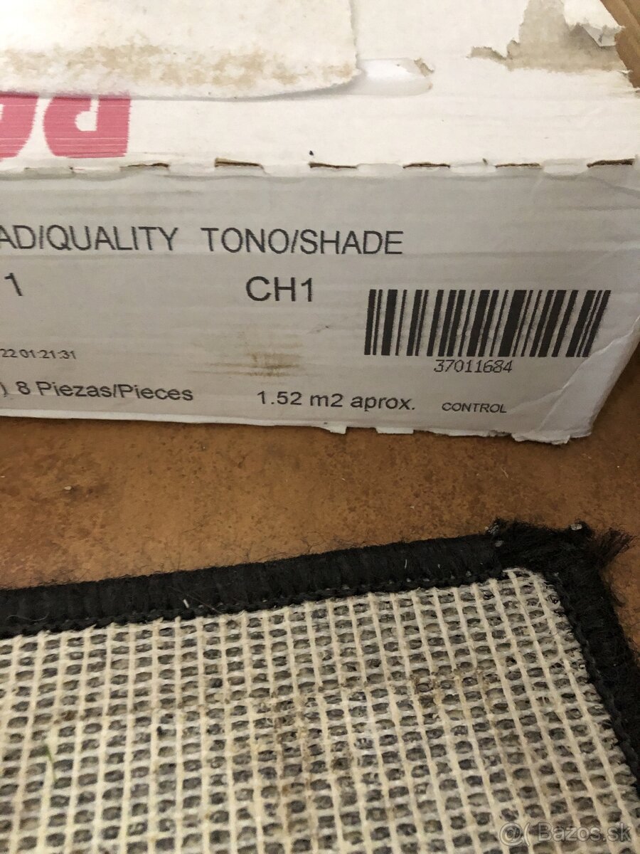 Obkladačky do malej kuchynky - cena za všetko je 30 eur. - 4