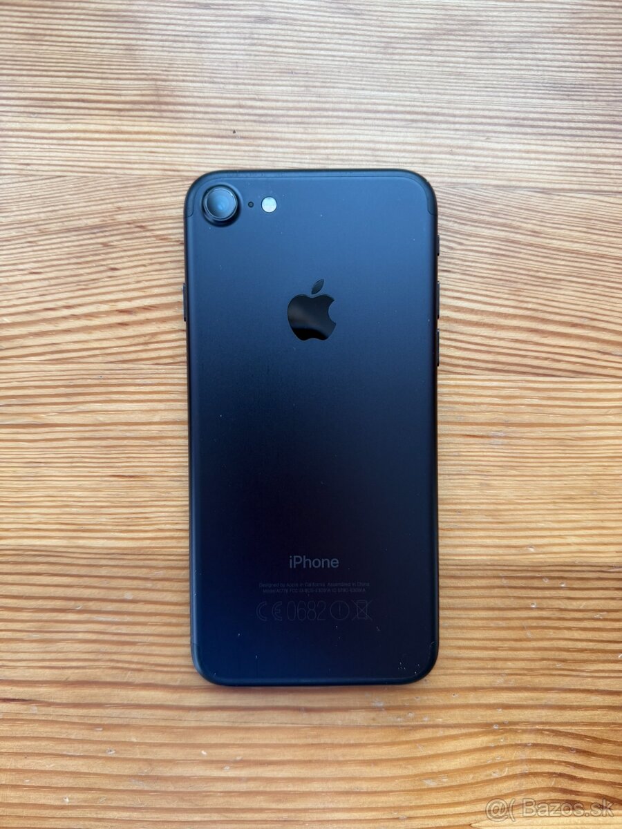 iPhone 7 32 GB Black - 4