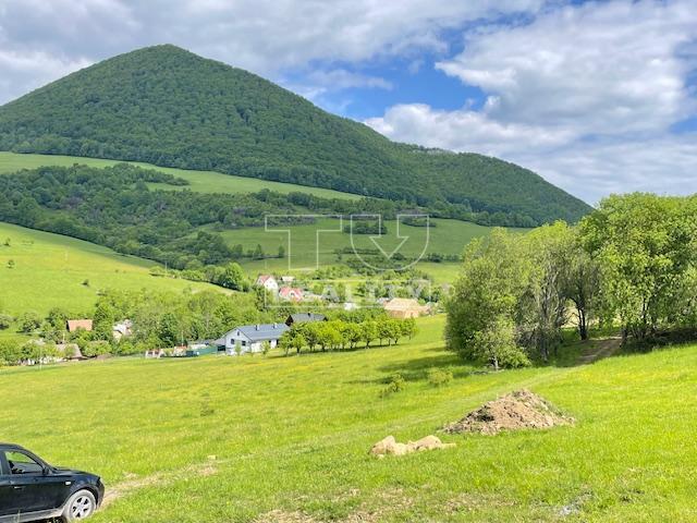 STAVEBNÝ POZEMOK HORNÝ VADIČOV , 588m2 - 4