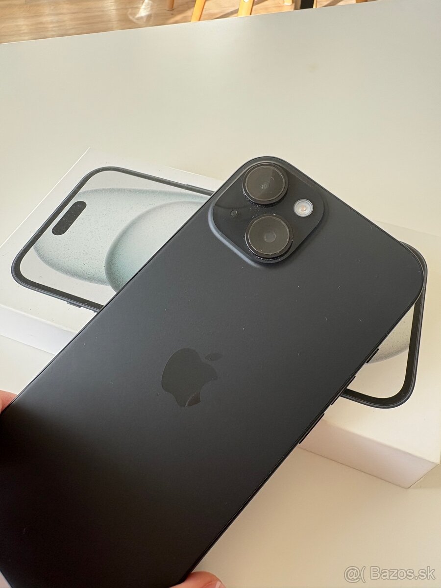 Apple iPhone 15, čierny, 128 GB - 4