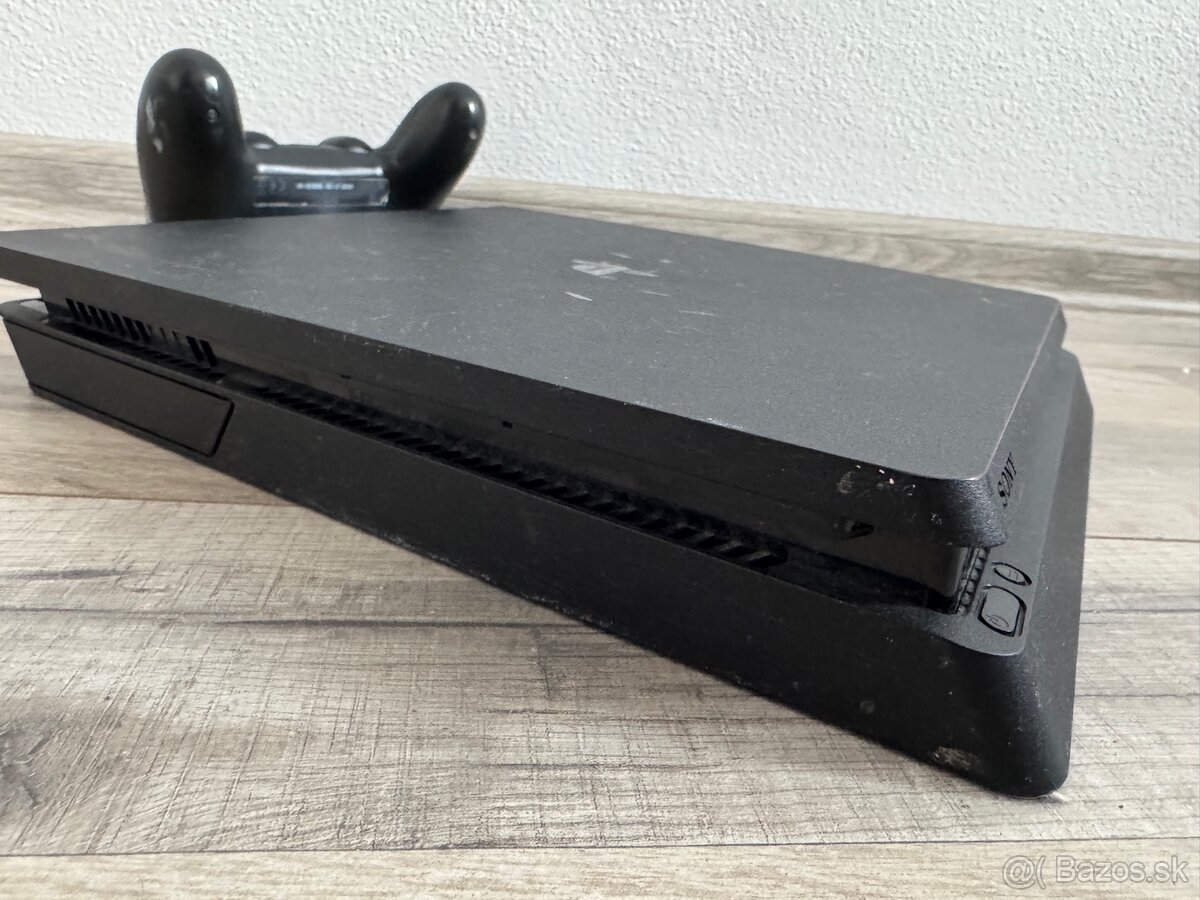 Playstation 4 Slim 1 TB + Controller + 7 hier na účte - 4