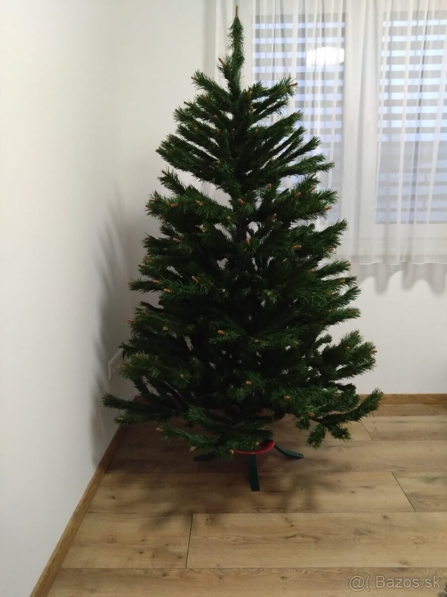 Vianočný stromček umelý+výzdoba - 4