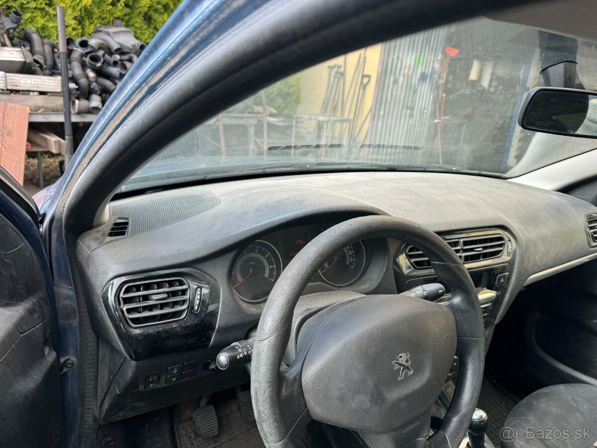 Peugeot 301 1.6 i rv 2014 - 4