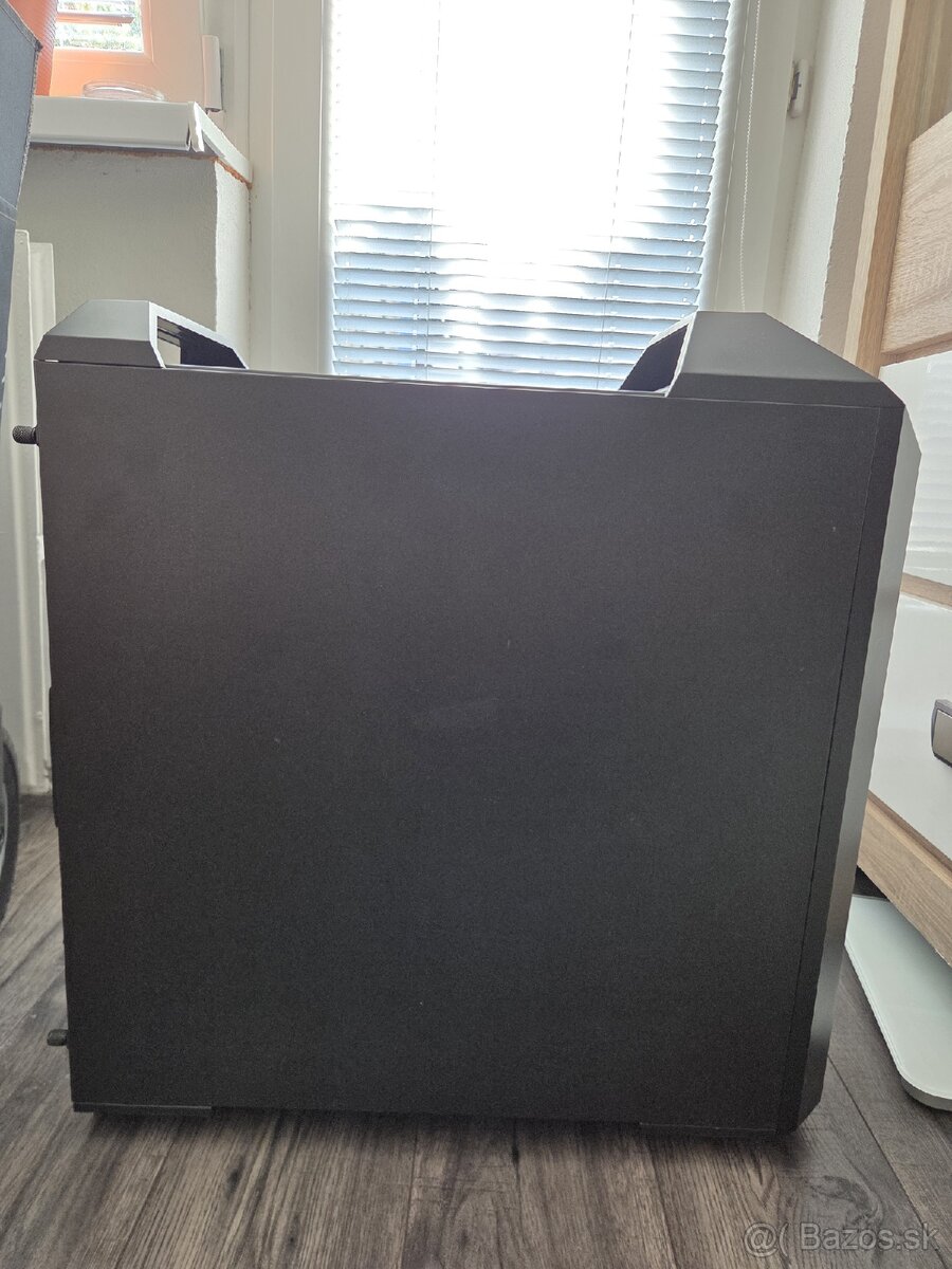 PC skriňa Cooler Master MasterCase 5
- 4