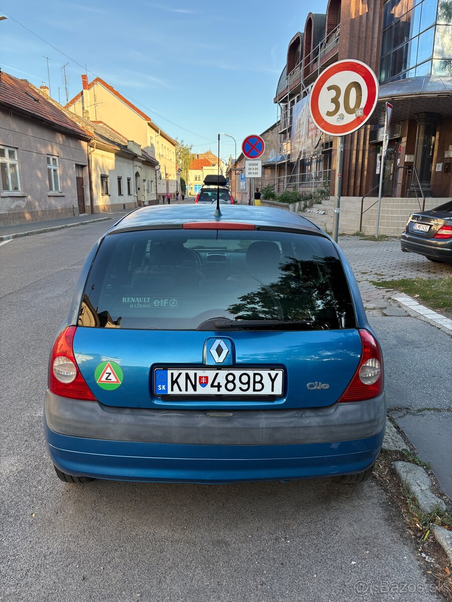 Renault Clio 1.2 benzín 2002 - 4