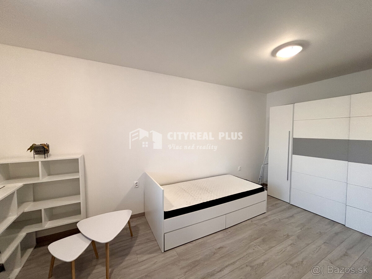 Ponúkame Vám na prenájom v novostavbe zariadenú garsónku v m - 4